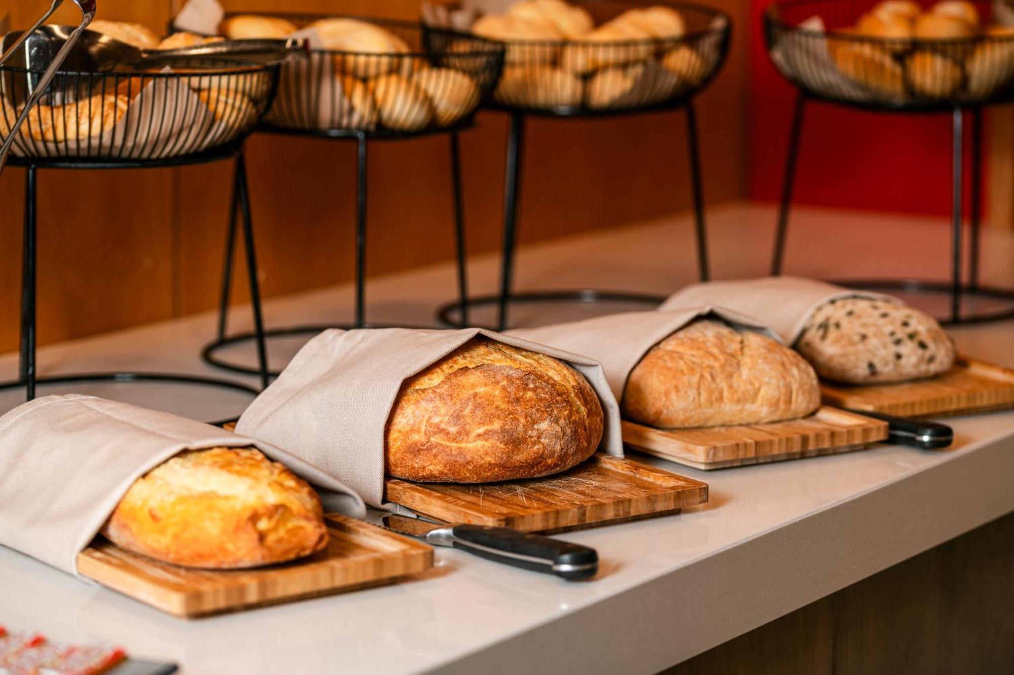 Four Points By Sheraton Bansko Bagian luar foto